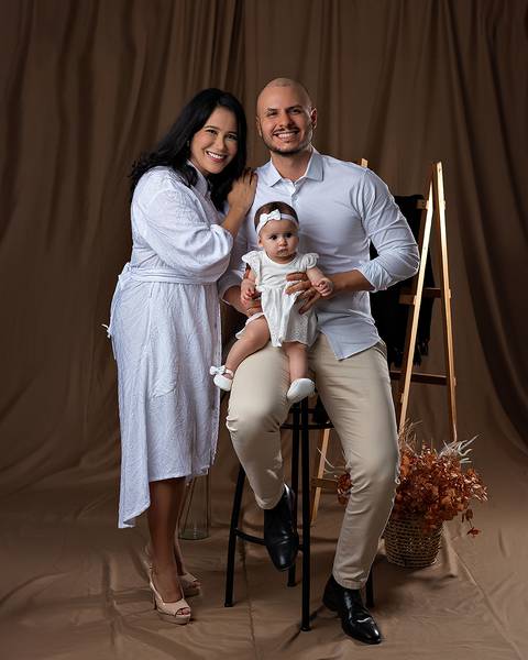 Fotos mãe, bebê e família em estúdio em Natal/RN'