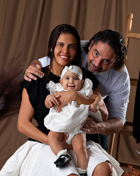 Ensaio de Dia das Mães de mãe e bebê em estúdio'