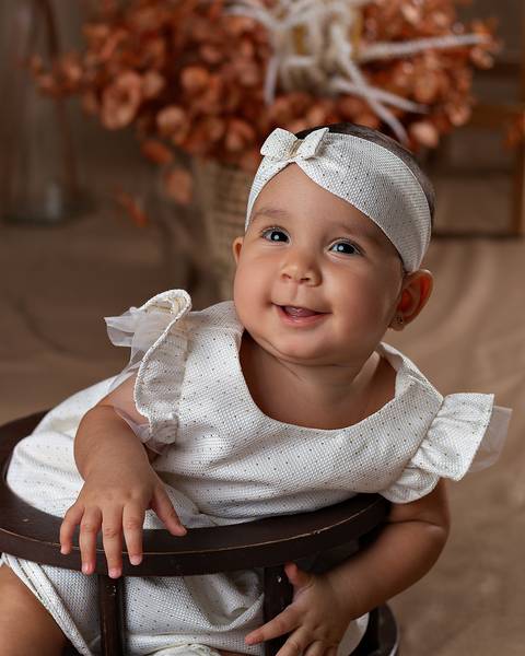 Ensaio de Dia das Mães de mãe e bebê em estúdio'