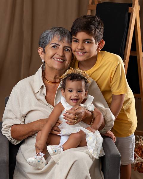Ensaio de Dia das Mães em estúdio. Ensaio de Mãe e bebê'
