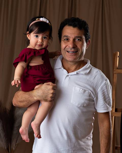 Ensaio de Dia das Mães em estúdio . Fotos mãe e filha'