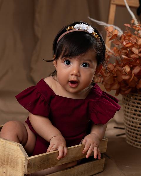 Ensaio de Dia das Mães em estúdio . Fotos mãe e filha'