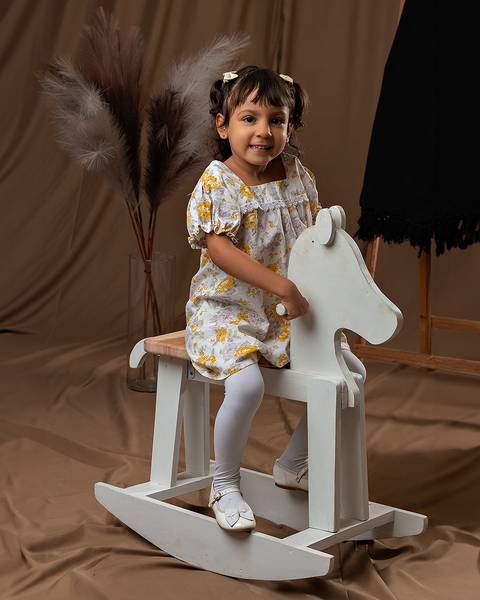 Ensaio de Dia das Mães com Mãe e filha em estúdio'