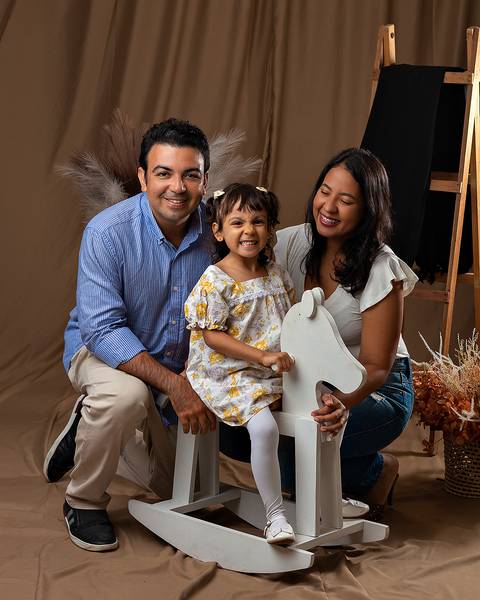 Ensaio de Dia das Mães com Mãe e filha em estúdio'