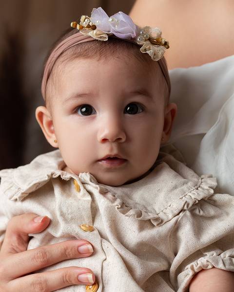 Ensaio de Dia das Mães em estúdio. Fotos de Mãe e filha'