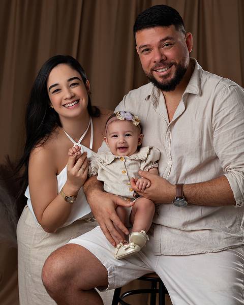 Ensaio de Dia das Mães em estúdio. Fotos de Mãe e filha'