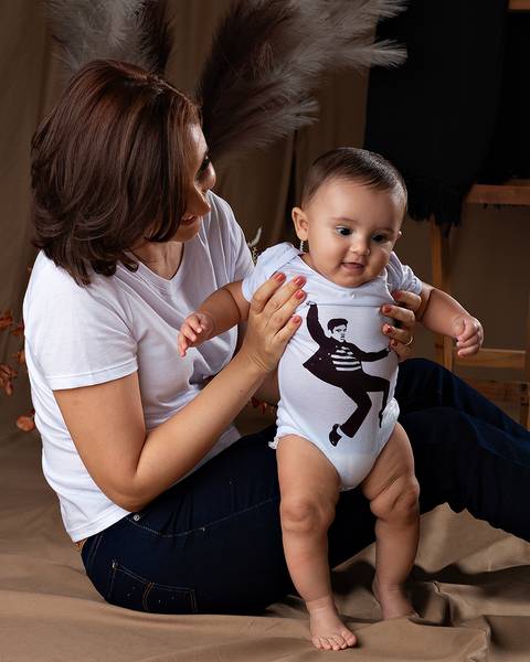 Ensaio de Dia das Mães com mãe e bebê'