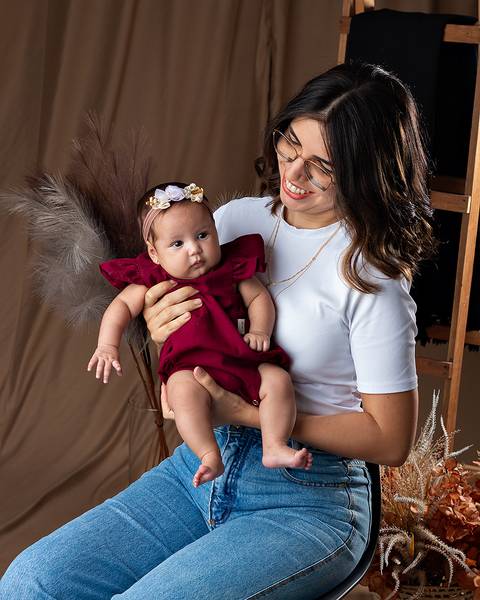 Ensaio de Dia das Mães de mãe e bebê'