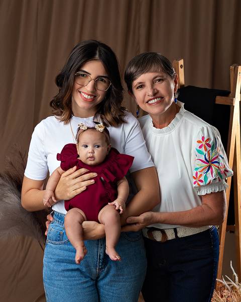 Ensaio de Dia das Mães de mãe e bebê'