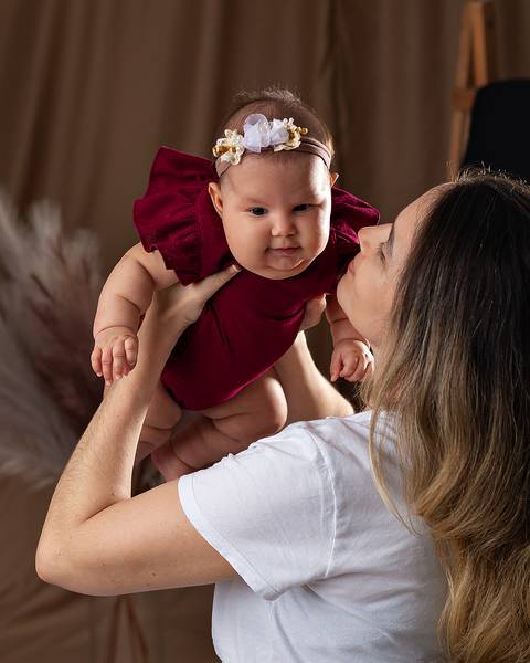 Ensaio de Dia das Mães com bebê de 3 meses.'