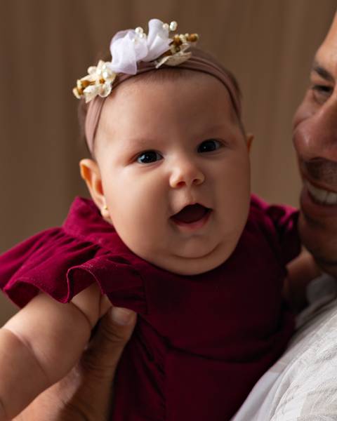 Ensaio de Dia das Mães com bebê de 3 meses.'