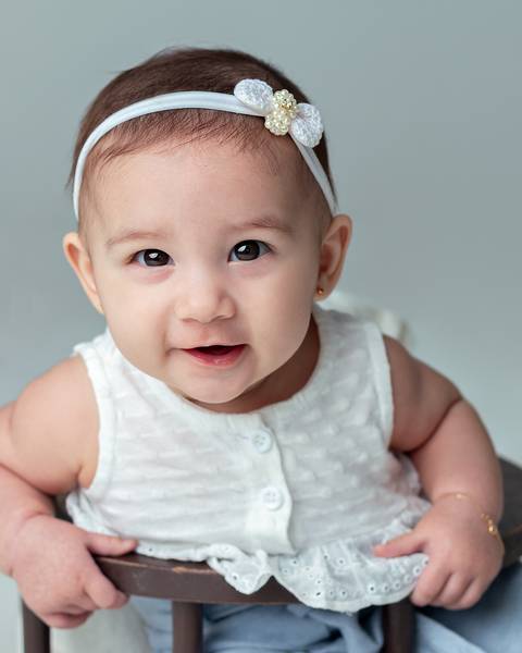 ensaio de acompanhamento do bebê em estúdio'