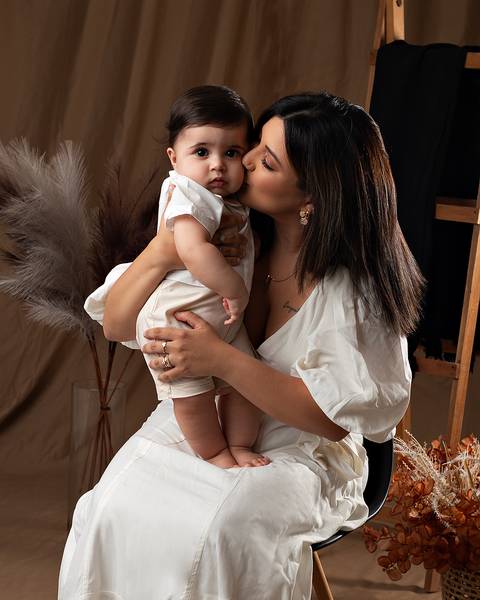 Ensaio de Dia das Mães com bebê de 6 meses.'