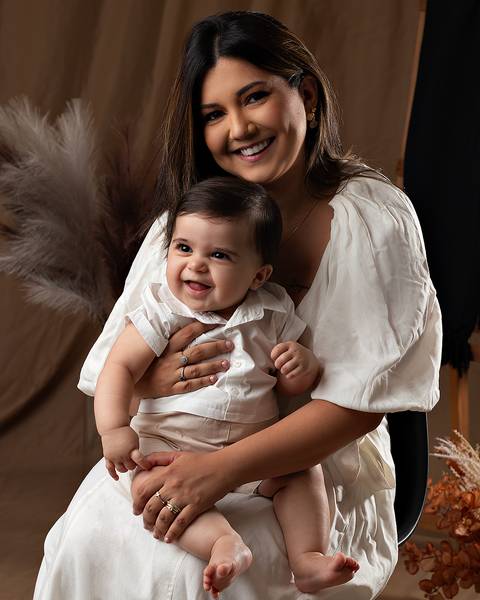 Ensaio de Dia das Mães com bebê de 6 meses.'