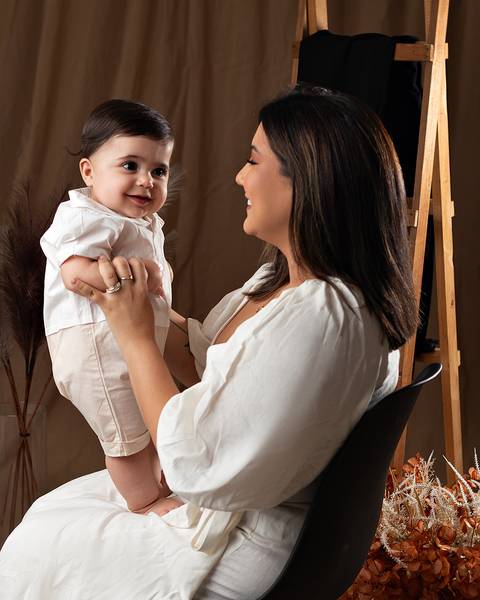 Ensaio de Dia das Mães com bebê de 6 meses.'