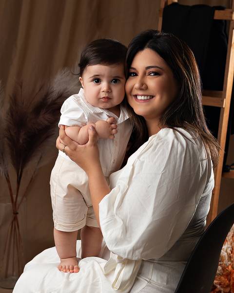 Ensaio de Dia das Mães com bebê de 6 meses.'