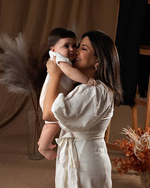 Ensaio de Dia das Mães com bebê de 6 meses.'