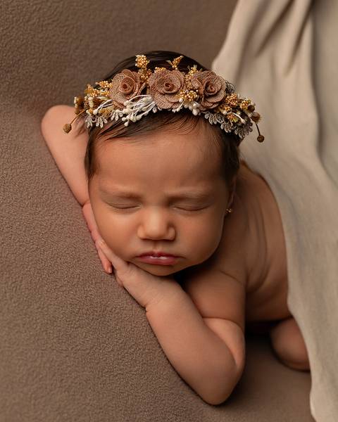 Ensaio Newborn de Maria Liz. Bebê recém-nascida em ensaio em estúdio'