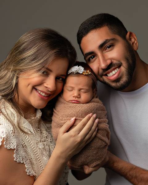 Ensaio Newborn de Maria Liz. Bebê recém-nascida em ensaio em estúdio'