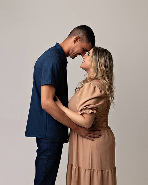 Ensaio de revelação de sexo do bebê em estúdio'