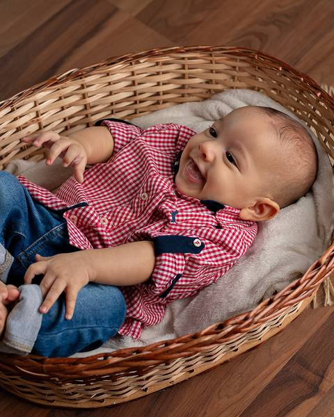 Ensaio de Acompanhamento de bebê com 4 meses'