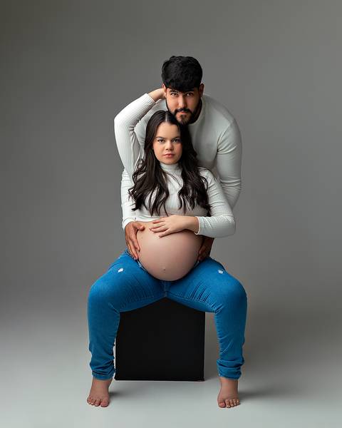 Ensaio de Gestante clássico, elegante e atemporal em estúdio em Natal/RN'