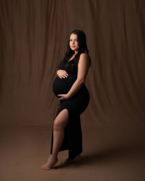 Ensaio de Gestante clássico, elegante e atemporal em estúdio em Natal/RN'