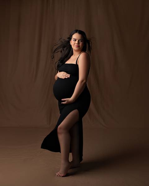 Ensaio de Gestante clássico, elegante e atemporal em estúdio em Natal/RN'