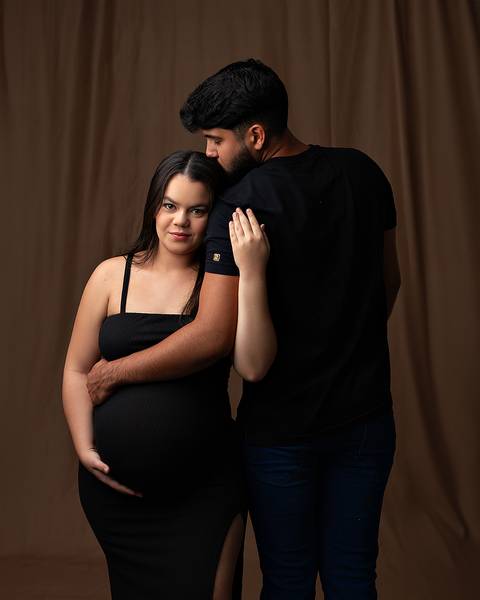 Ensaio de Gestante clássico, elegante e atemporal em estúdio em Natal/RN'