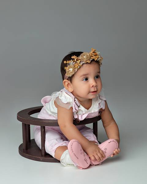 Ensaio de Acompanhamento de bebê em estúdio'