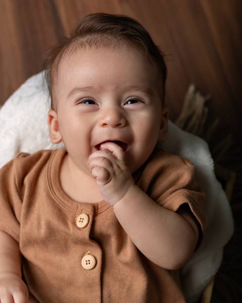 Ensaio de bebê em estúdio. Acompanhamento de 3 meses'