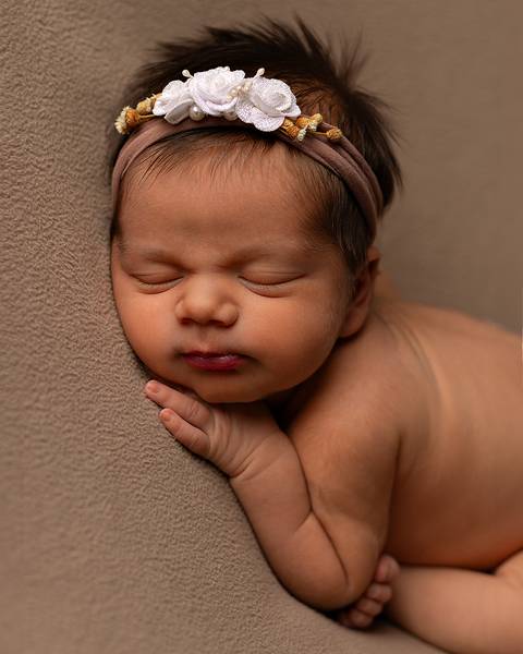 Ensaio Newborn em estúdio. Fotos de primeiros dias de bebê'