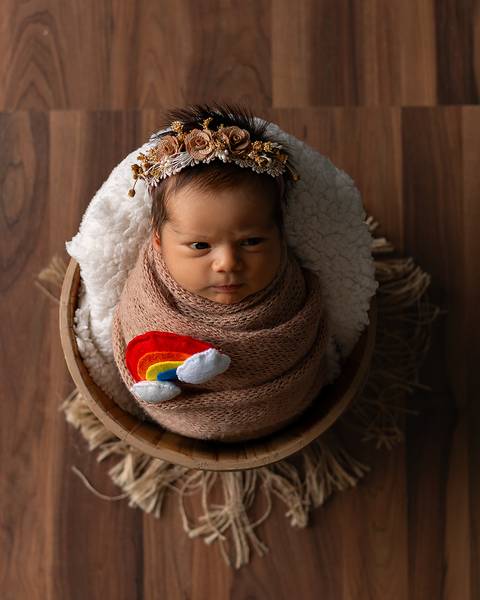 Ensaio Newborn em estúdio. Fotos de primeiros dias de bebê'