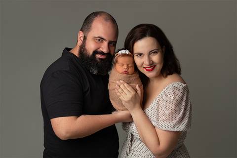 Ensaio Newborn em estúdio. Fotos de primeiros dias de bebê'