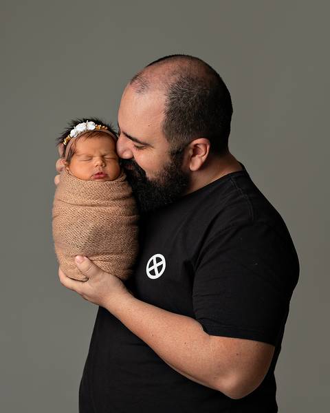 Ensaio Newborn em estúdio. Fotos de primeiros dias de bebê'