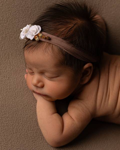 Ensaio Newborn em estúdio. Fotos de primeiros dias de bebê'