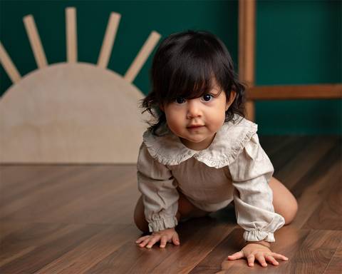 Acompanhamento mensal de bebê em estúdio'