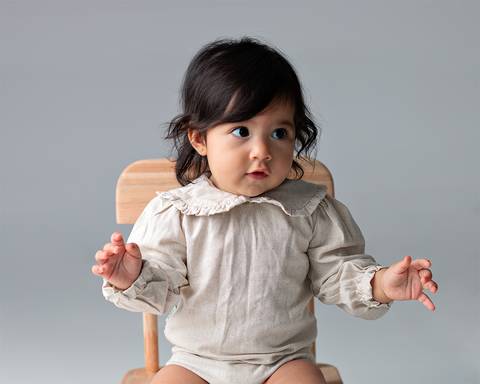 Acompanhamento mensal de bebê em estúdio'