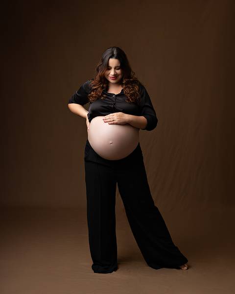 Ensaio de Gestante em estúdio em natal/RN. Ensaio Chique e atemporal'