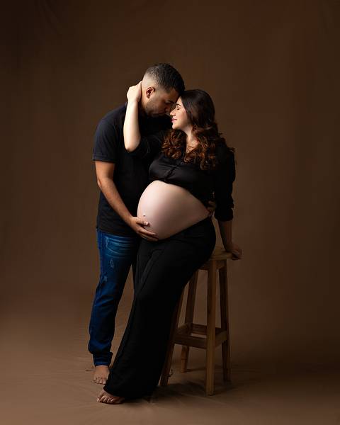 Ensaio de Gestante em estúdio em natal/RN. Ensaio Chique e atemporal'