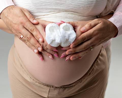 Ensaio de gestante em estúdio'