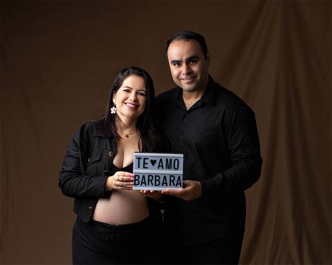 Ensaio de gestante em estúdio'