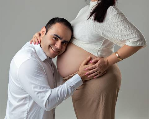 Ensaio de gestante em estúdio'