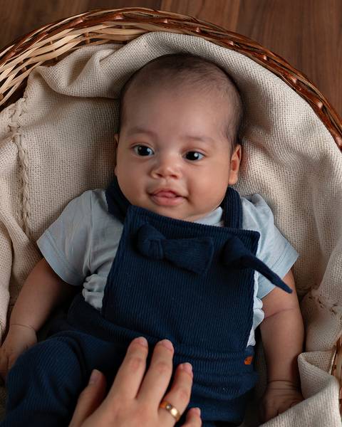 Ensaio de Acompanhamento do bebê em estúdio '