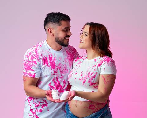 Ensaio de revelação de gênero do bebê.'