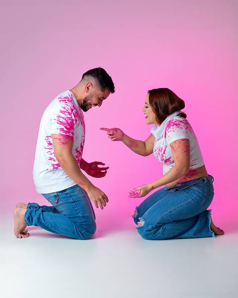 Ensaio de revelação de gênero do bebê.'