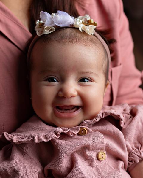 Ensaio de Acompanhamento do bebê em estúdio'