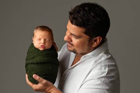 Ensaio Newborn em Estúdio. Minimalista e atemporal'