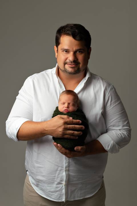 Ensaio Newborn em Estúdio. Minimalista e atemporal'