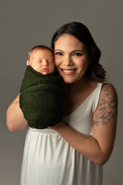 Ensaio Newborn em Estúdio. Minimalista e atemporal'